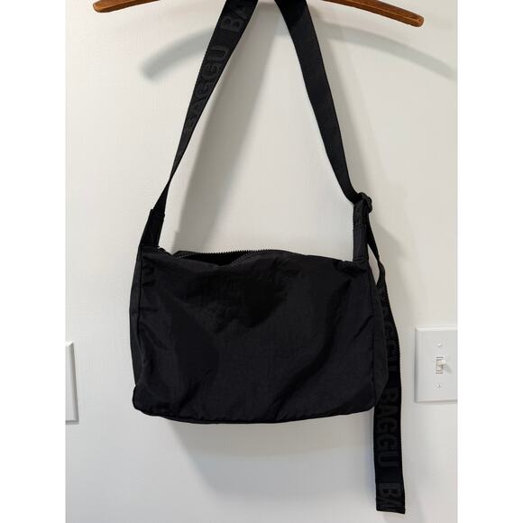 Baggu Medium Cargo Crossbody - Picture 3 of 5